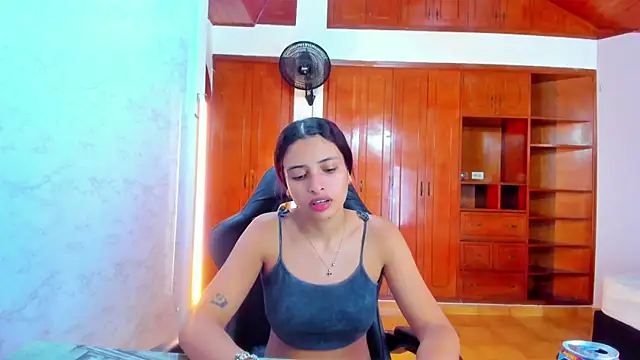 lizzie skinny online show from July 9, 7:27 pm
