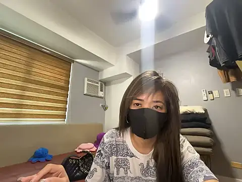 strawberryblossom93 online show from March 22, 3:56 am