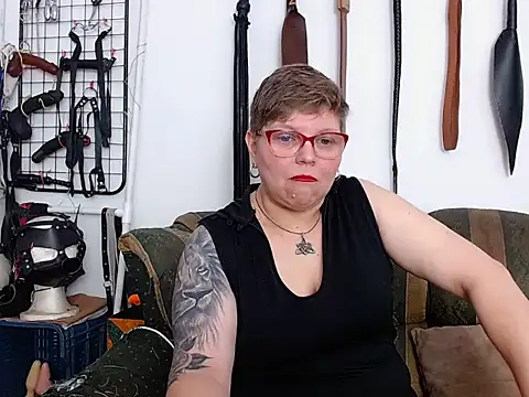 Leah R online show from April 7, 2:41 pm