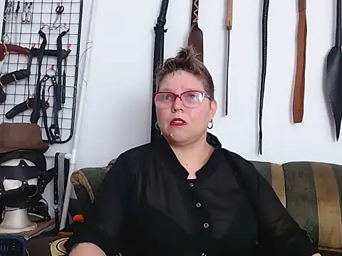 Leah R online show from April 2, 2:36 pm