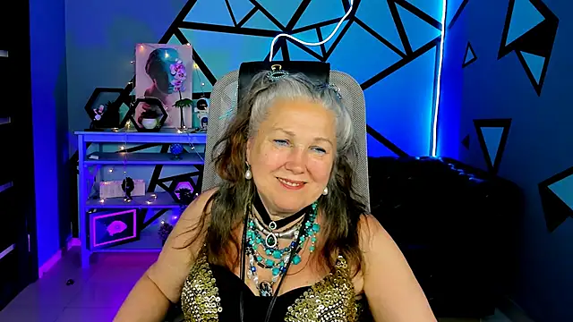 LilaMaharani online show from May 25, 1:43 pm