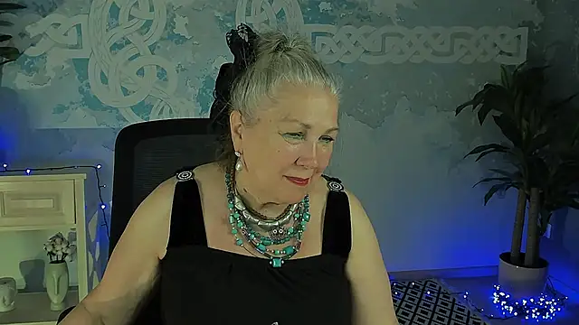 LilaMaharani online show from May 16, 1:32 pm