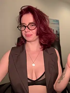 VelvetChloe online show from May 6, 4:44 pm