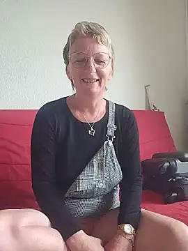 lescoquinsdu40 online show from May 13, 9:04 am