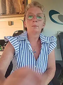 lescoquinsdu40 online show from May 21, 7:12 pm