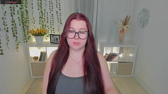 effyrain online show from April 1, 4:04 pm