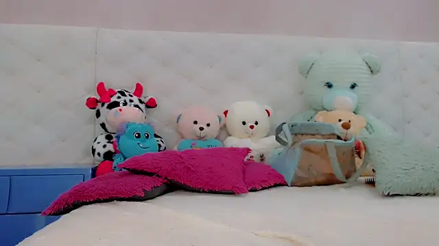 catriona queen16 online show from April 9, 3:20 am