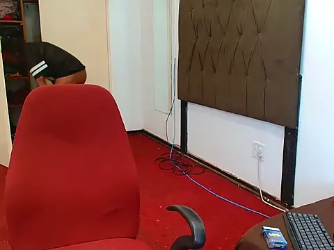 SpicyKittyxxx online show from March 16, 6:17 am