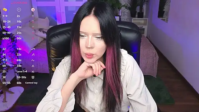 kittenlolla online show from March 29, 9:08 am