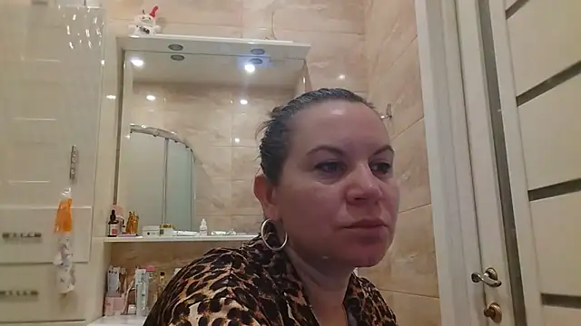 LaraHarper online show from May 23, 9:57 pm