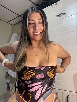 stefanyqueen69 online show from May 13, 10:48 pm