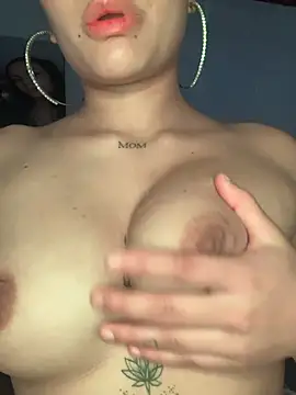 hot-valery online show from April 19, 9:17 pm