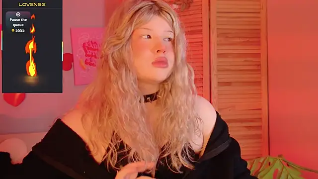 LilithNlsn online show from May 6, 12:14 am