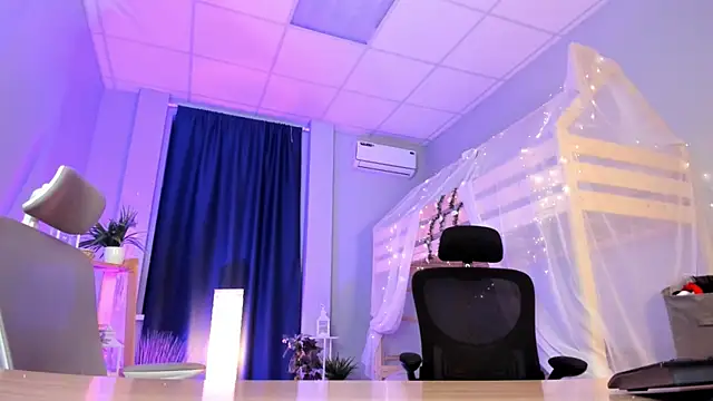 LilithNlsn online show from May 13, 9:48 am