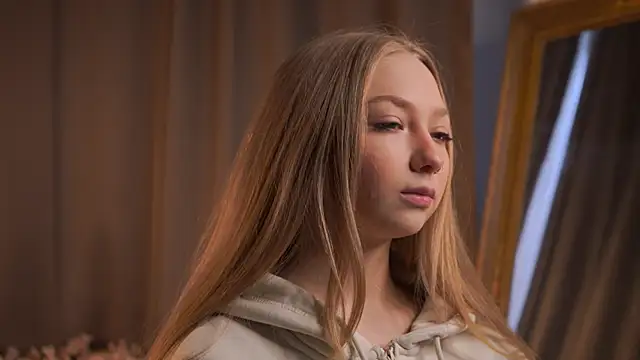 JaimeeBroadstreet online show from April 10, 7:47 am