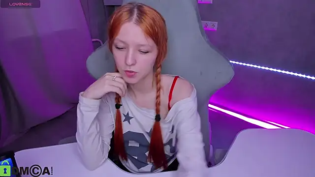 Emma Dusk online show from May 19, 9:27 am