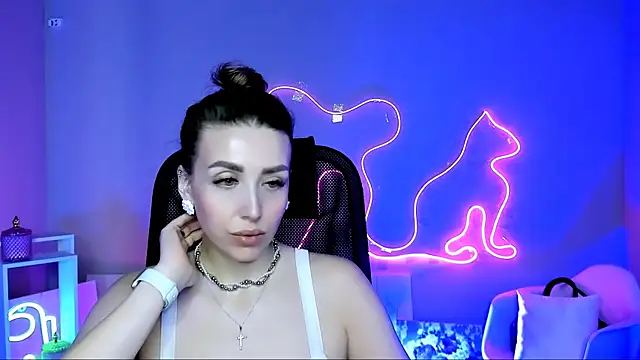 MonicaRiley online show from March 18, 10:20 am