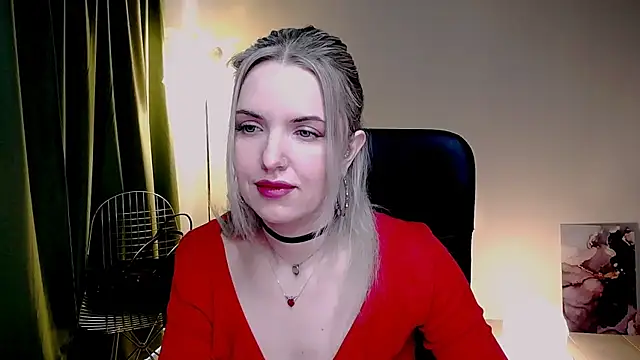 AliceSmite online show from April 7, 10:39 am