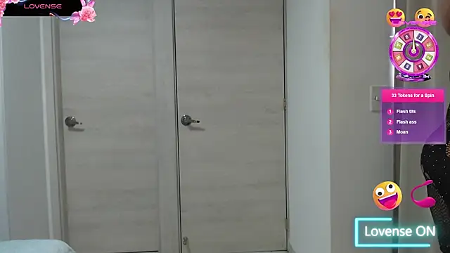 Juicy Maya online show from April 3, 2:59 pm