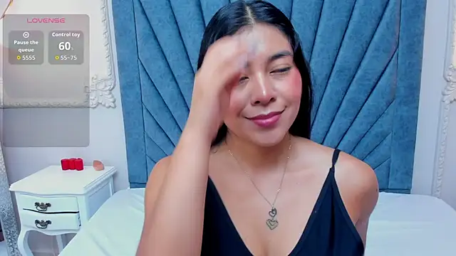 Leandra-Johnson online show from May 26, 1:32 pm