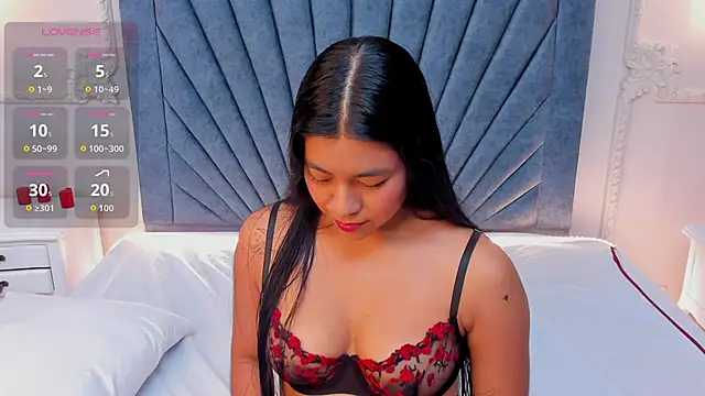 Leandra-Johnson online show from May 18, 1:17 pm