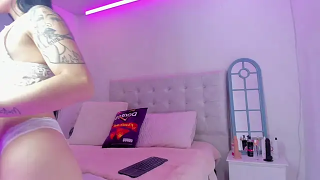 Vanessa cruz 18 online show from May 13, 10:59 pm