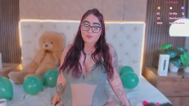 apriilfox online show from March 18, 5:45 am