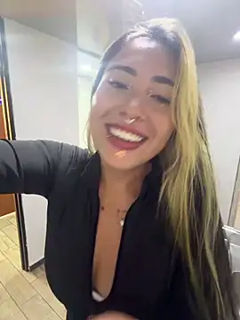 ManuelaVeeleez online show from May 7, 2:16 am