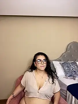 AlmaraRouge online show from May 7, 8:23 pm