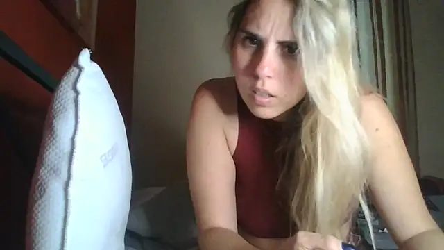 Emilyvuxa online show from May 3, 5:27 pm