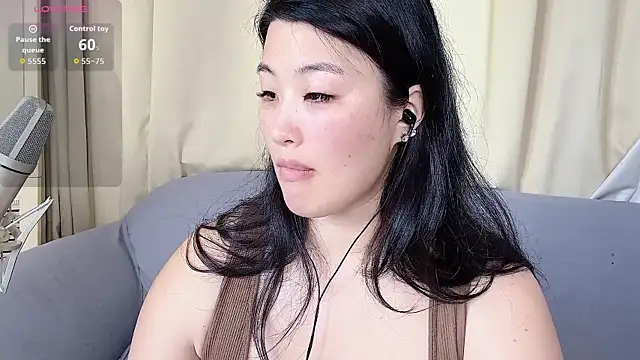 Tavie1744 online show from May 14, 11:43 pm