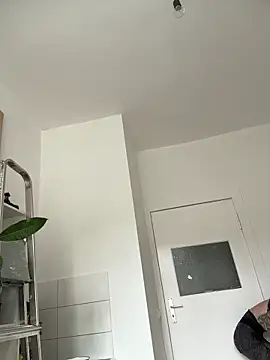 SkinnyLilly online show from May 13, 3:29 pm