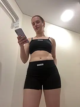 pinkpeachx online show from March 6, 1:50 pm