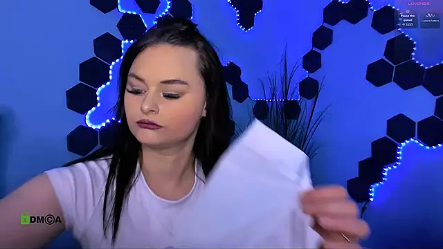 miss courtney  online show from May 14, 9:04 am