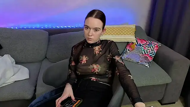 SunyLily online show from May 16, 10:36 am