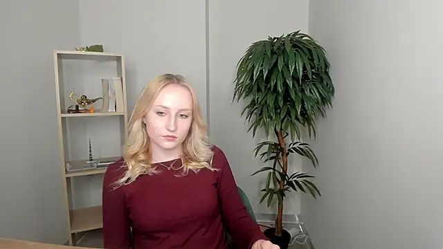 CatarinaGulla online show from March 4, 9:16 am