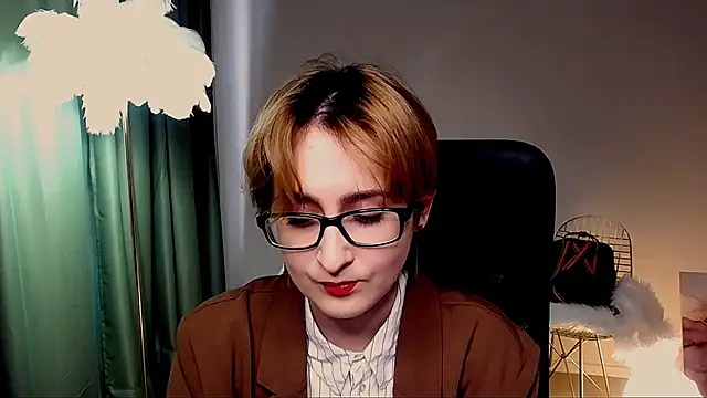 LixeLuna online show from May 5, 6:27 am