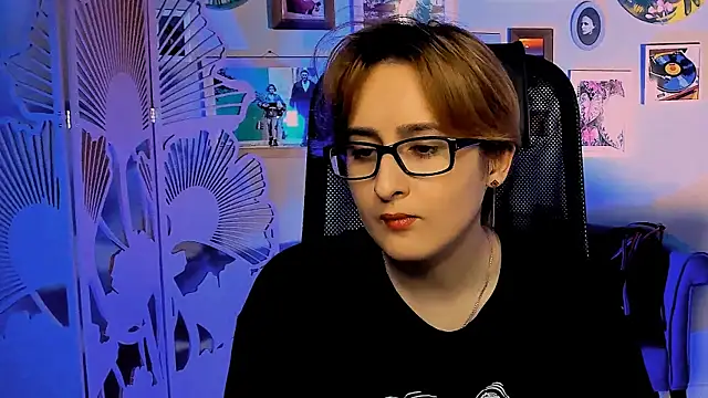 LixeLuna online show from May 12, 6:21 am