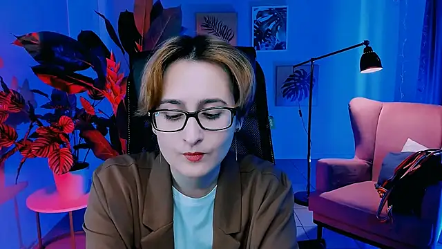 LixeLuna online show from May 7, 6:28 am