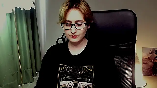 LixeLuna online show from May 14, 6:52 am
