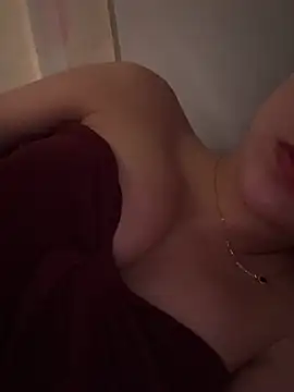 hot-cumplay online show from April 4, 4:33 am