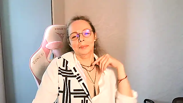 Helly nana online show from April 4, 10:47 am