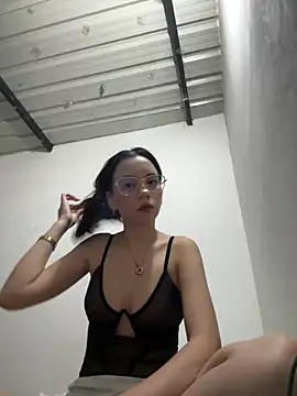 Nicole Cute04 online show from May 15, 3:22 am