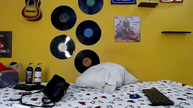 lilithevil32 online show from April 5, 4:11 am