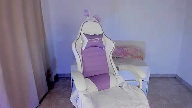 heeyy kitty online show from March 28, 4:28 pm