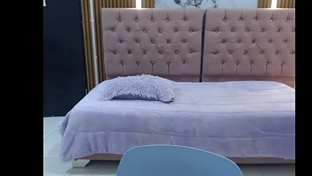 vicky wel online show from June 26, 7:37 pm