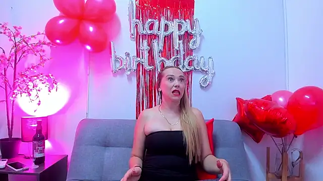 KahiaSmith online show from May 11, 1:24 pm