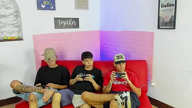 SecretLuna  online show from March 31, 5:02 pm