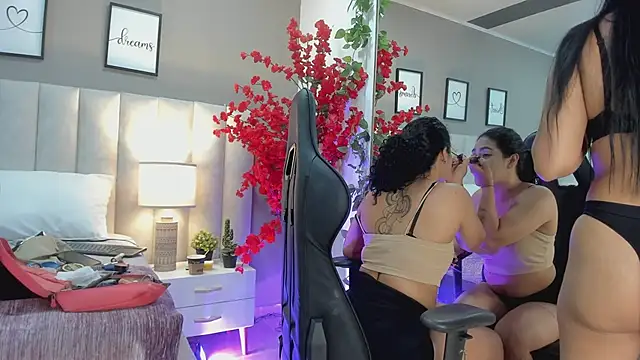 Kiara Kismet  online show from May 4, 8:34 pm