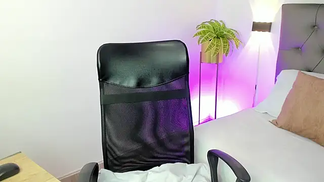 aixa bridge online show from April 7, 4:47 am